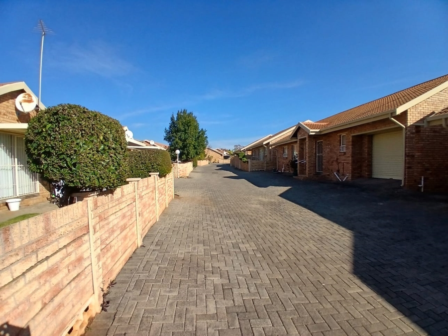 3 Bedroom Property for Sale in Uitsig Free State